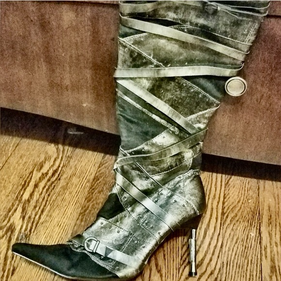 Knee-High Silver & Black Italian Designer Boots - Picture 1 of 8